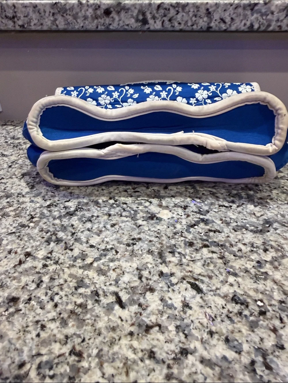 Blue and White Floral Neoprene 6 Pack Bottle/Skinny Can Tote